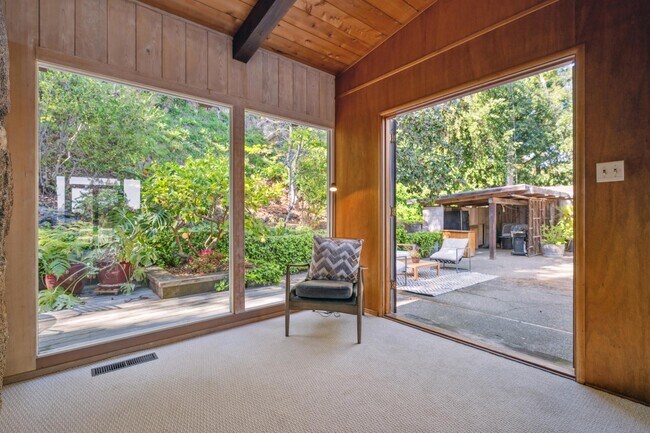 Building Photo - 45 Beverly Terrace