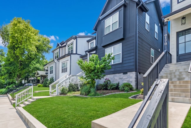 Building Photo - Fully Furnished - Designer Home (Flexible Lease Options)