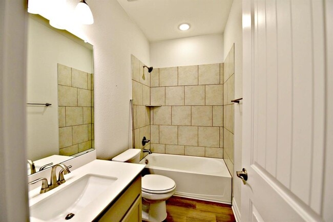 Building Photo - 2220 Airport Dr