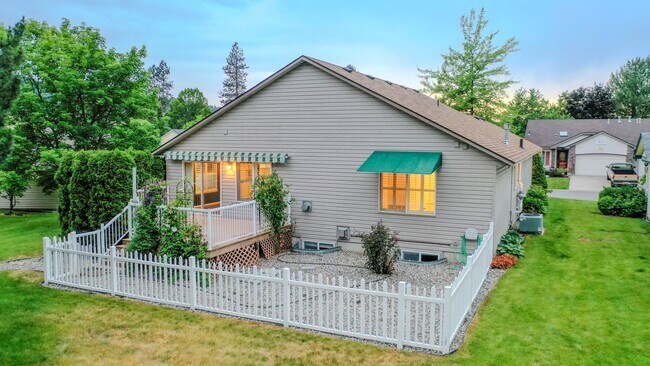 Building Photo - 217 Coho Rd