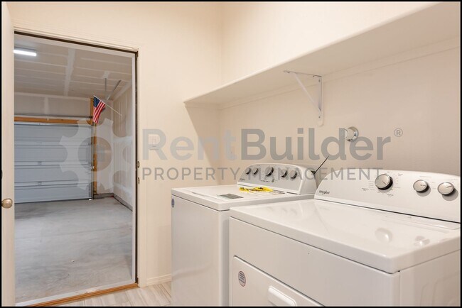 Building Photo - CALL TO SCHEDULE A SHOWING 505-808-6467