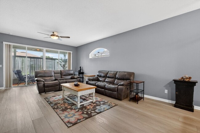 Building Photo - 27150 Nostalgia Dr