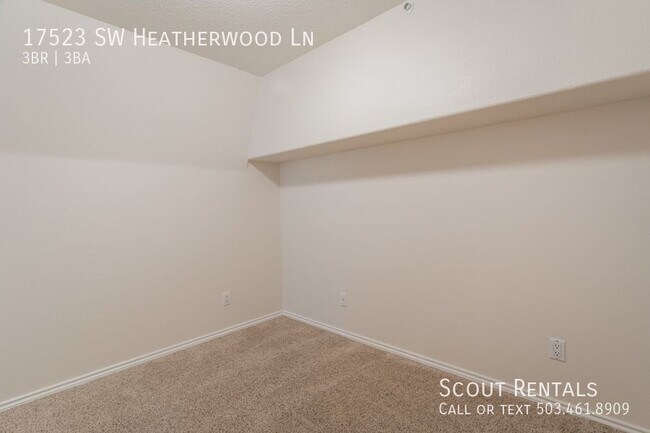 Building Photo - Spacious Sherwood Townhouse!