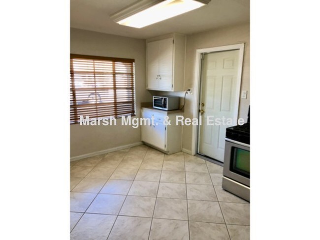 Building Photo - Cozy 3 bedroom home in Scottsdale with pri...