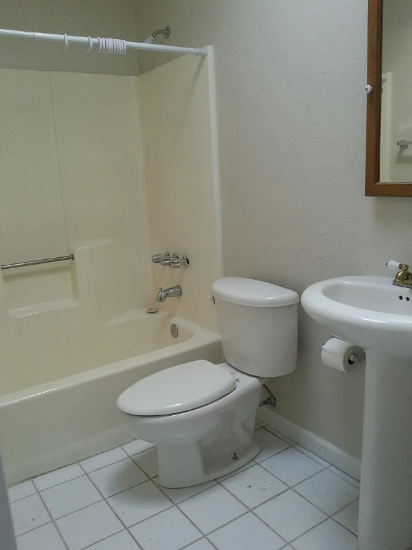 Building Photo - 3646 E Blacklidge Dr
