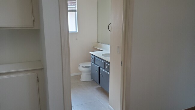 Building Photo - 26721 Linnet Ct