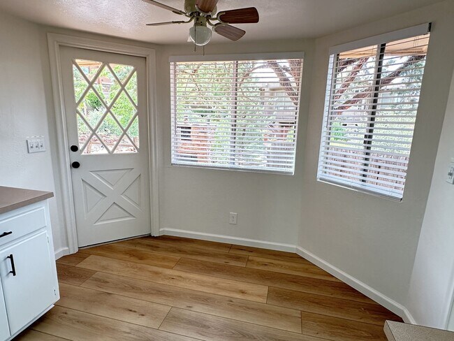 Building Photo - HOUSE - SEDONA - ROLLING HILLS ESTATES