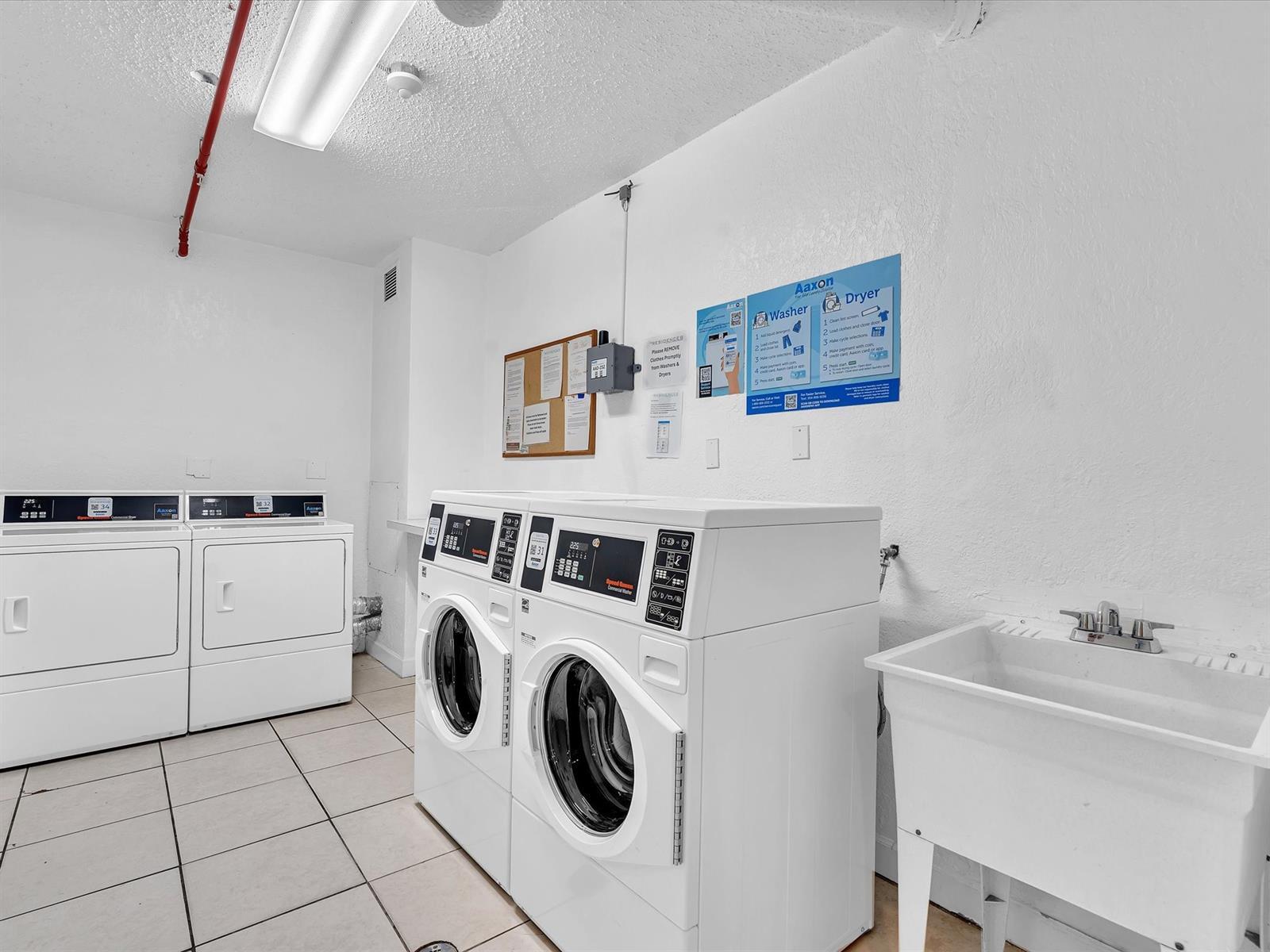 Building Photo - 3001 S Ocean Dr