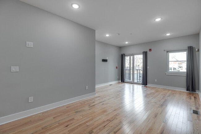 Building Photo - 2115 Master
