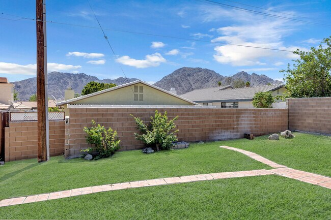 Building Photo - 53780 Avenida Diaz