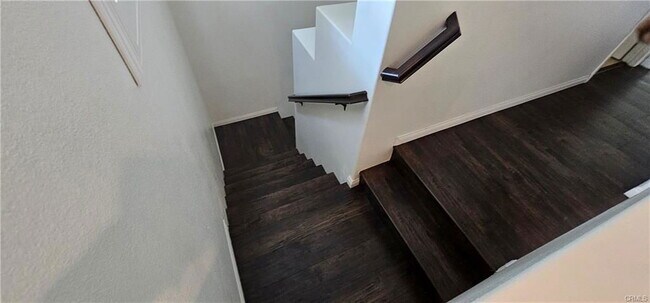 Building Photo - 23 Keepsake