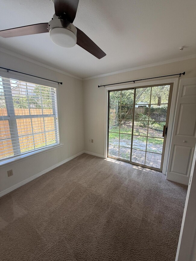 Building Photo - 1305 Ariel Ct