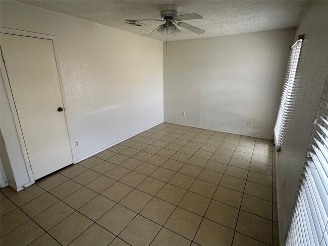 Building Photo - 6939 Greenyard Dr