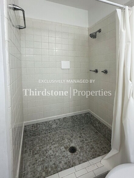 Building Photo - 8105 Santillo Dr