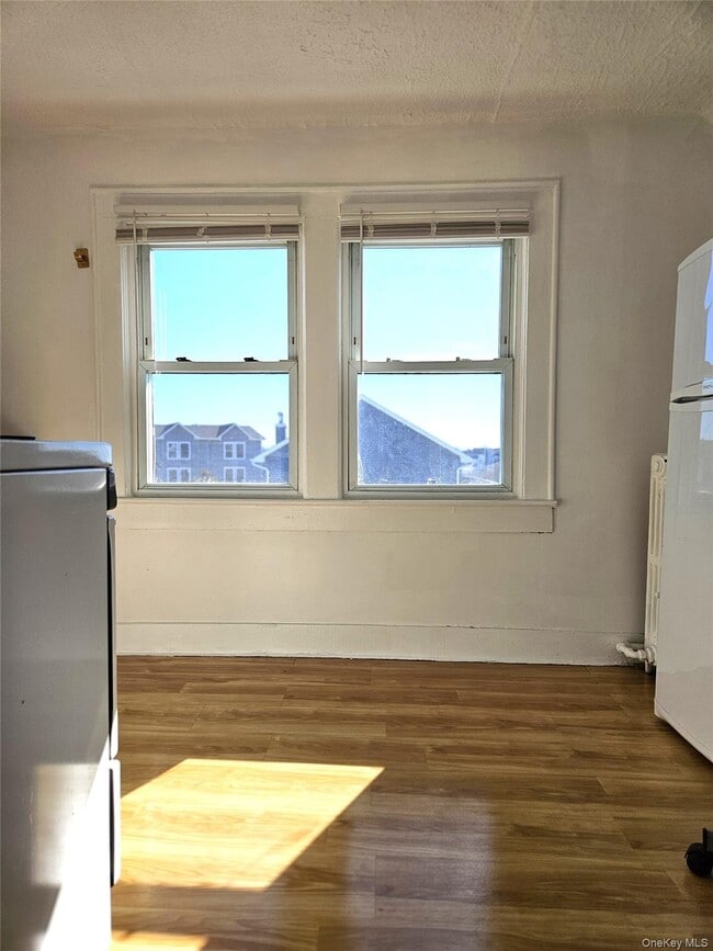 Building Photo - 56 4th Ave