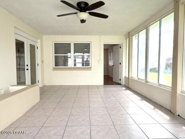 Building Photo - 38 Valhalla Ave