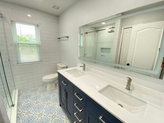 Building Photo - 13110 Moss Park Ridge Dr
