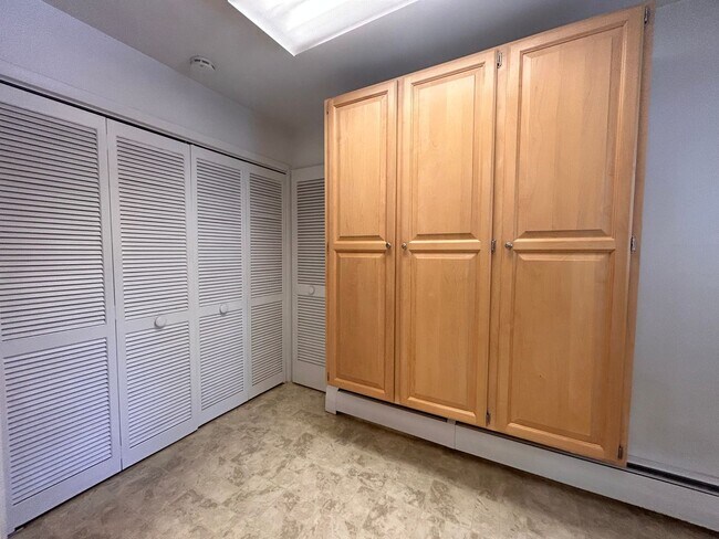 Building Photo - $0 DEPOSIT OPTION. 2 BEDROOM 1 BATH, XERISCAPED YARD CLOSE TO BELMAR, O'KANE PARK AND ST ANTHONY'S!