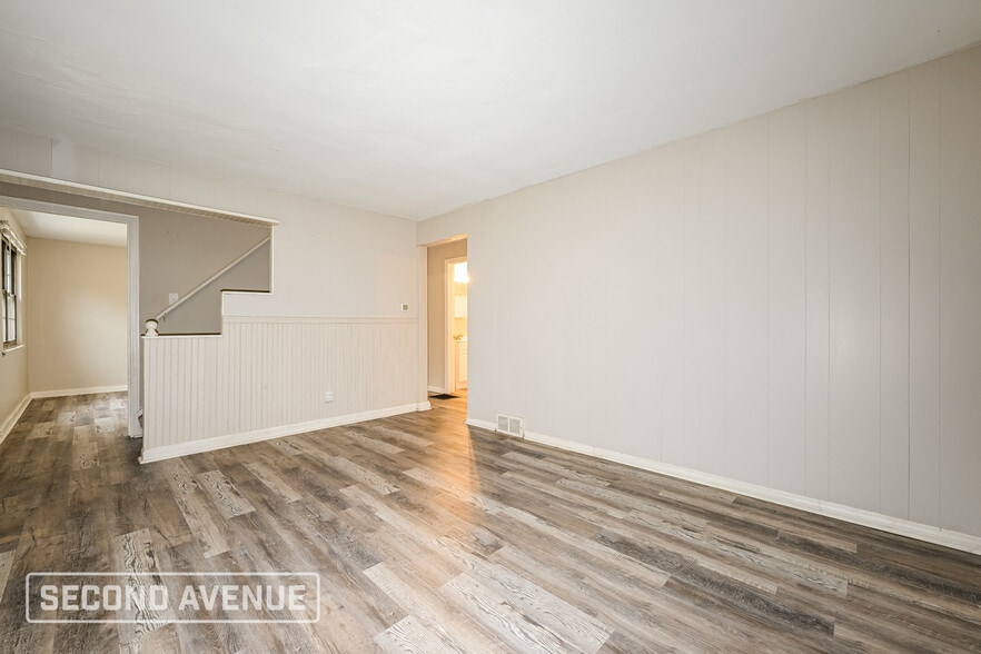 Building Photo - 223 Auburn St