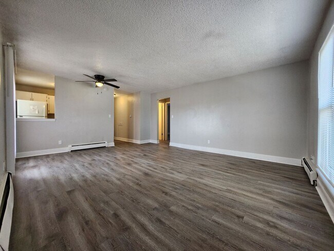 Building Photo - 4420 Loomis Ave