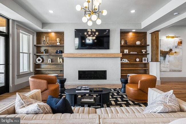 Building Photo - 1005 Admiral Ln