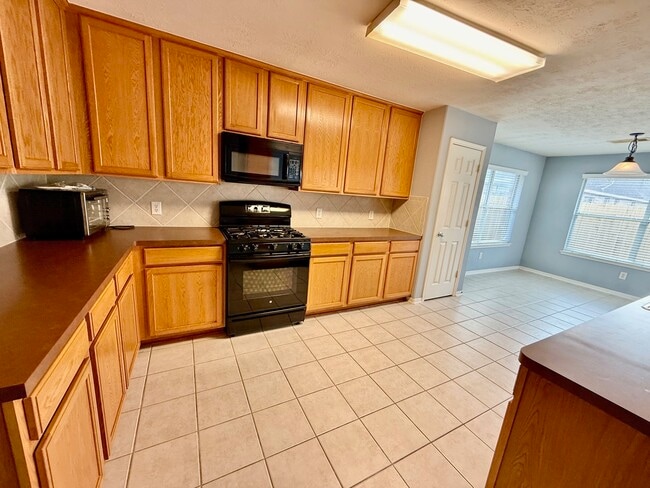 Building Photo - 15107 Summer Sunset Dr