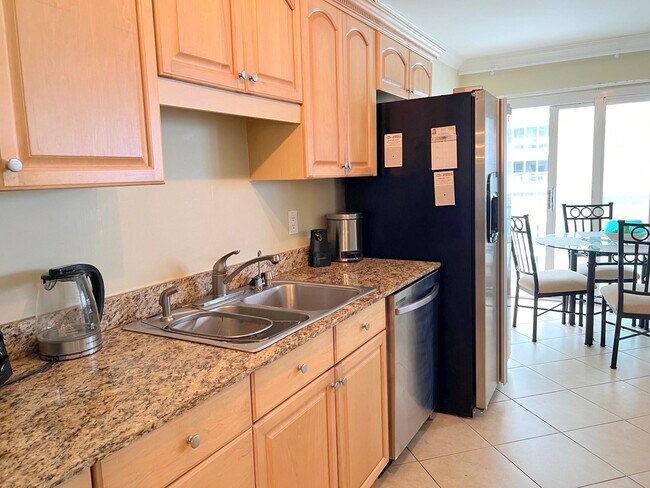 Building Photo - 3400 Galt Ocean Dr