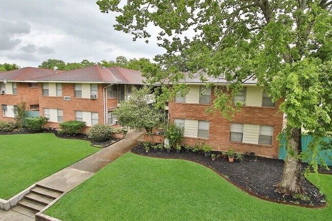 Building Photo - 8807 Timberside Dr