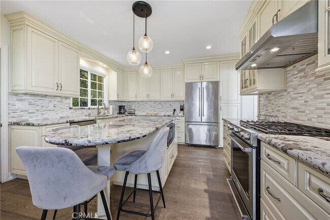 Building Photo - 630 Pioneer Dr