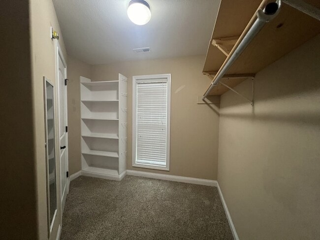 Building Photo - 1701 Winterhaven Ct