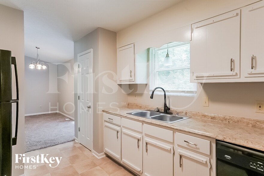 Building Photo - 4138 Chapel Hill Rd