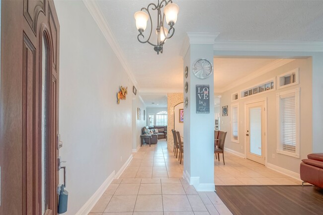 Building Photo - 5439 Fern Park Dr