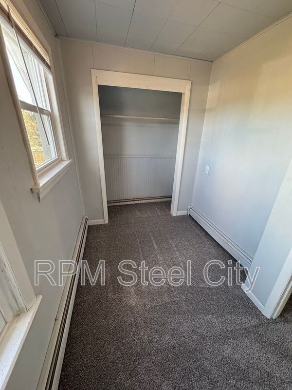 Building Photo - 2723 3rd Ave