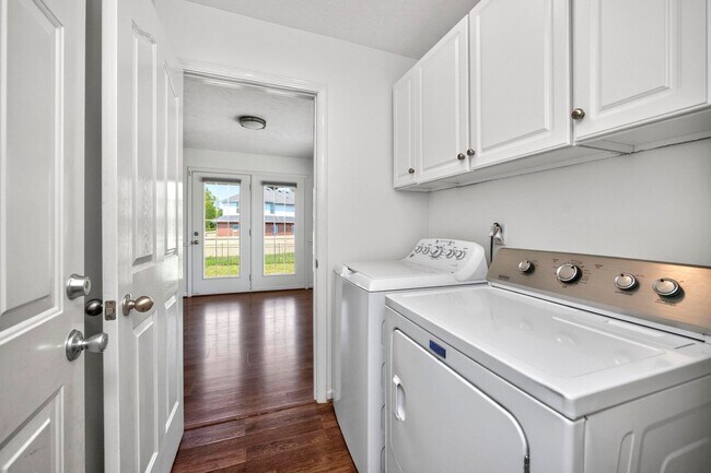 Building Photo - 197 Red Jacket Trce