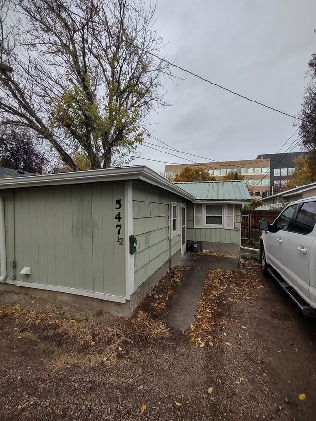 Building Photo - 547 1/2 S 11th Ave.