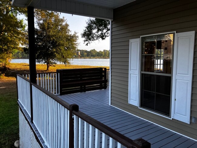 Building Photo - 174 Golden Meadow Dr