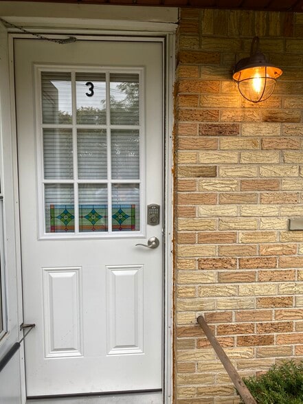 Back door keyless entry - 75571 Van Dyke