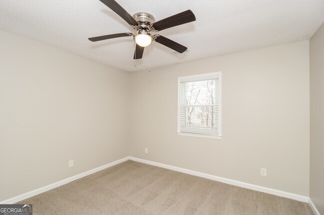 Building Photo - 215 Allatoona Highland Dr