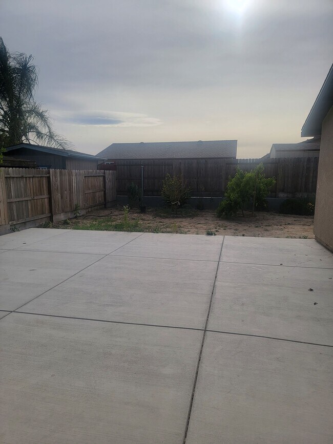 Building Photo - 6825 Meadowlark Ave