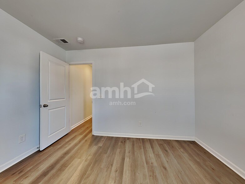 Building Photo - 139 Stagecoach Ave