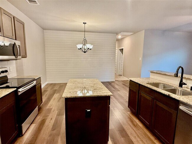Building Photo - 9708 Grosbeak Ln