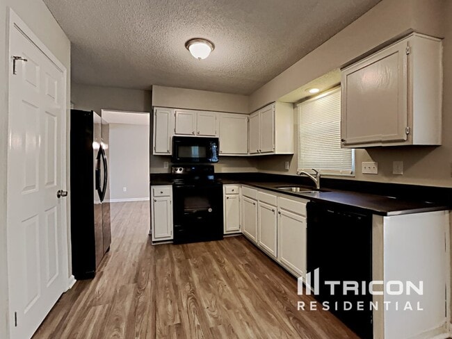 Building Photo - 3701 Broad Oak Dr