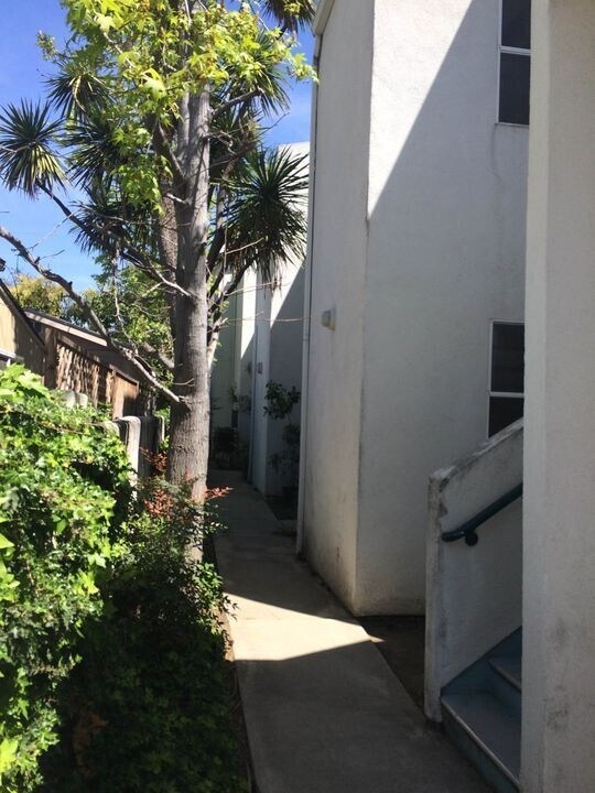 Building Photo - 1541 Harvard Street,