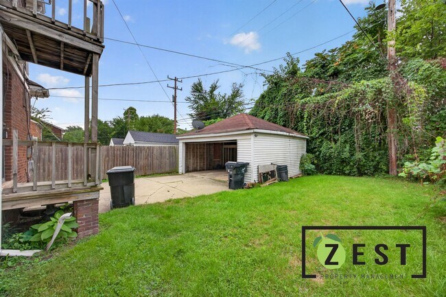 Building Photo - 5569 Bedford St