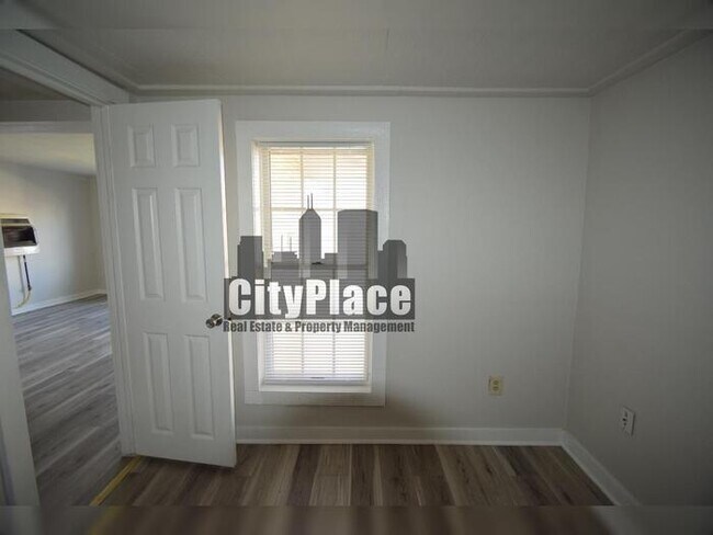 Building Photo - 1755 W Morris St