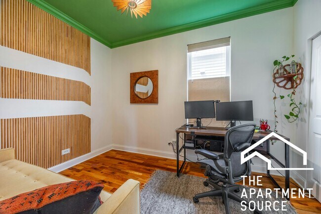 Building Photo - 2833 N Spaulding Ave