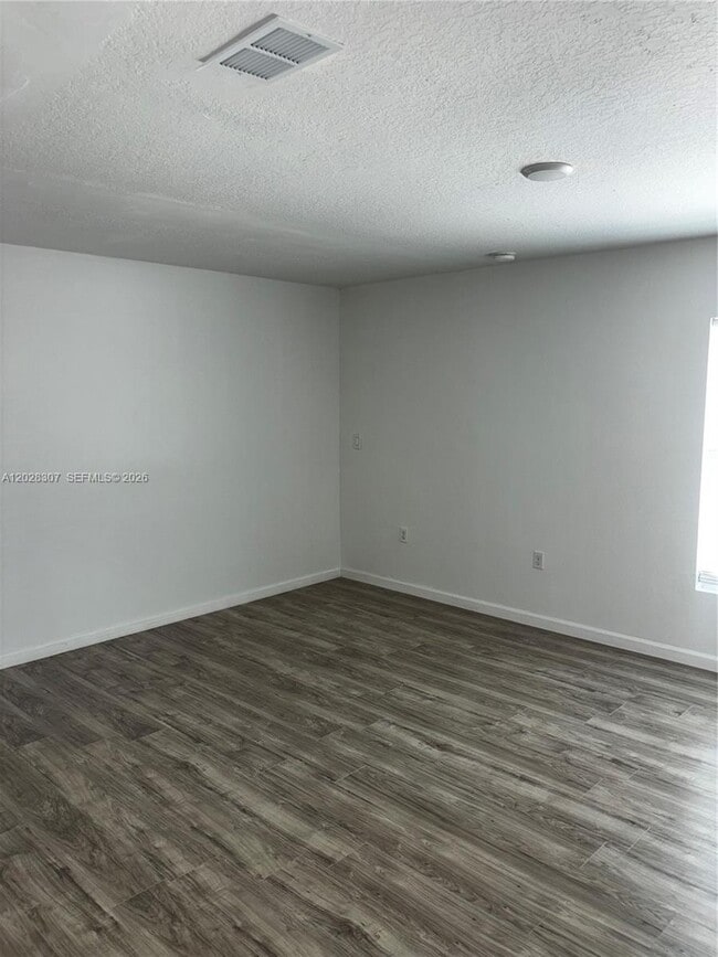 Building Photo - 2650 Degroodt Rd SW