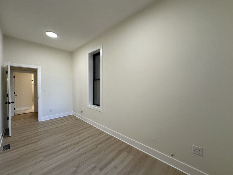 Building Photo - 1324 W Ohio St