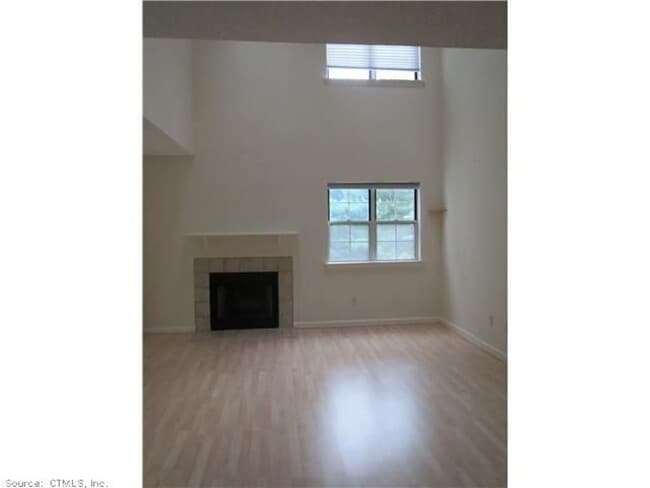 Building Photo - 105 The Mews