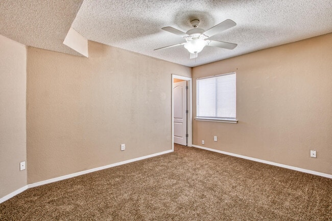 Building Photo - 11717 Lapstone Way
